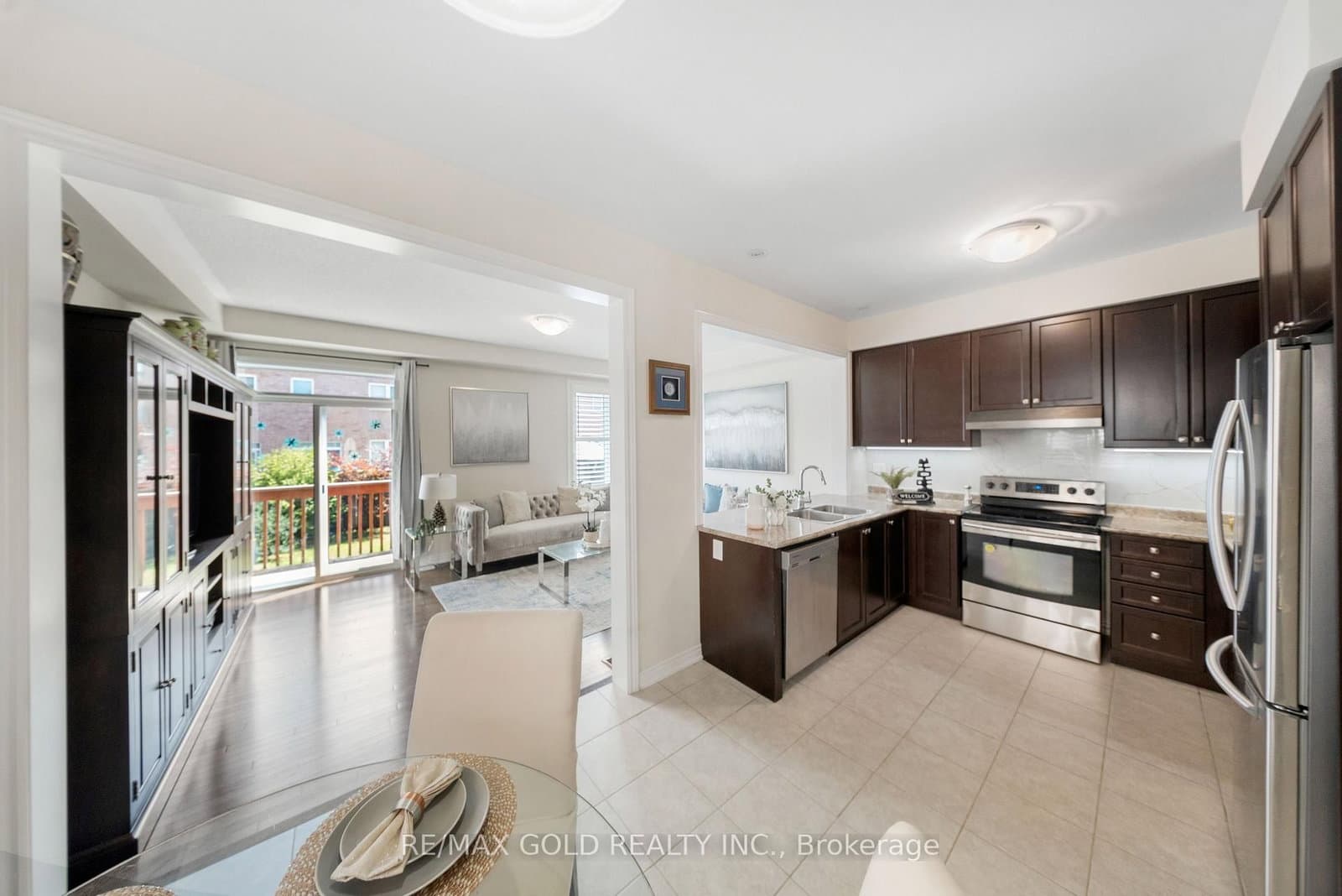 15 Antibes Drive thumbnail 15