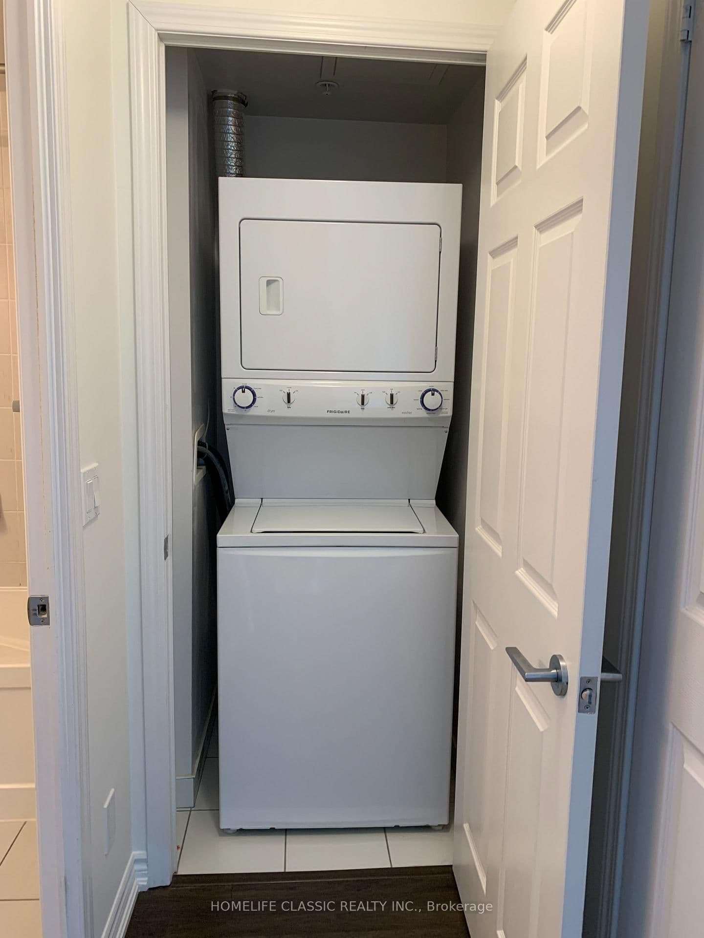 15 James Finlay Way, Unit 611 thumbnail 5