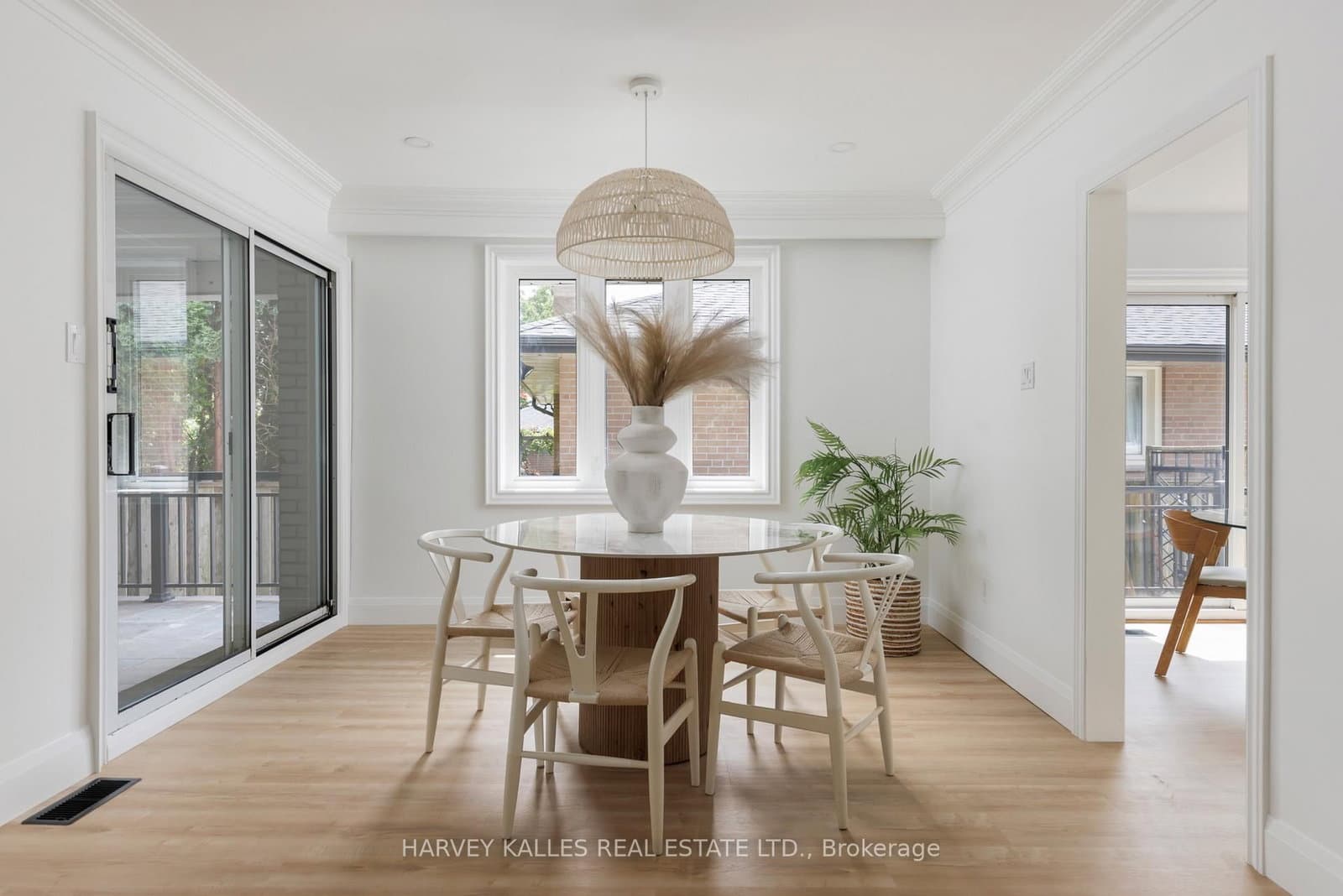 215 Edenbridge Drive thumbnail 12