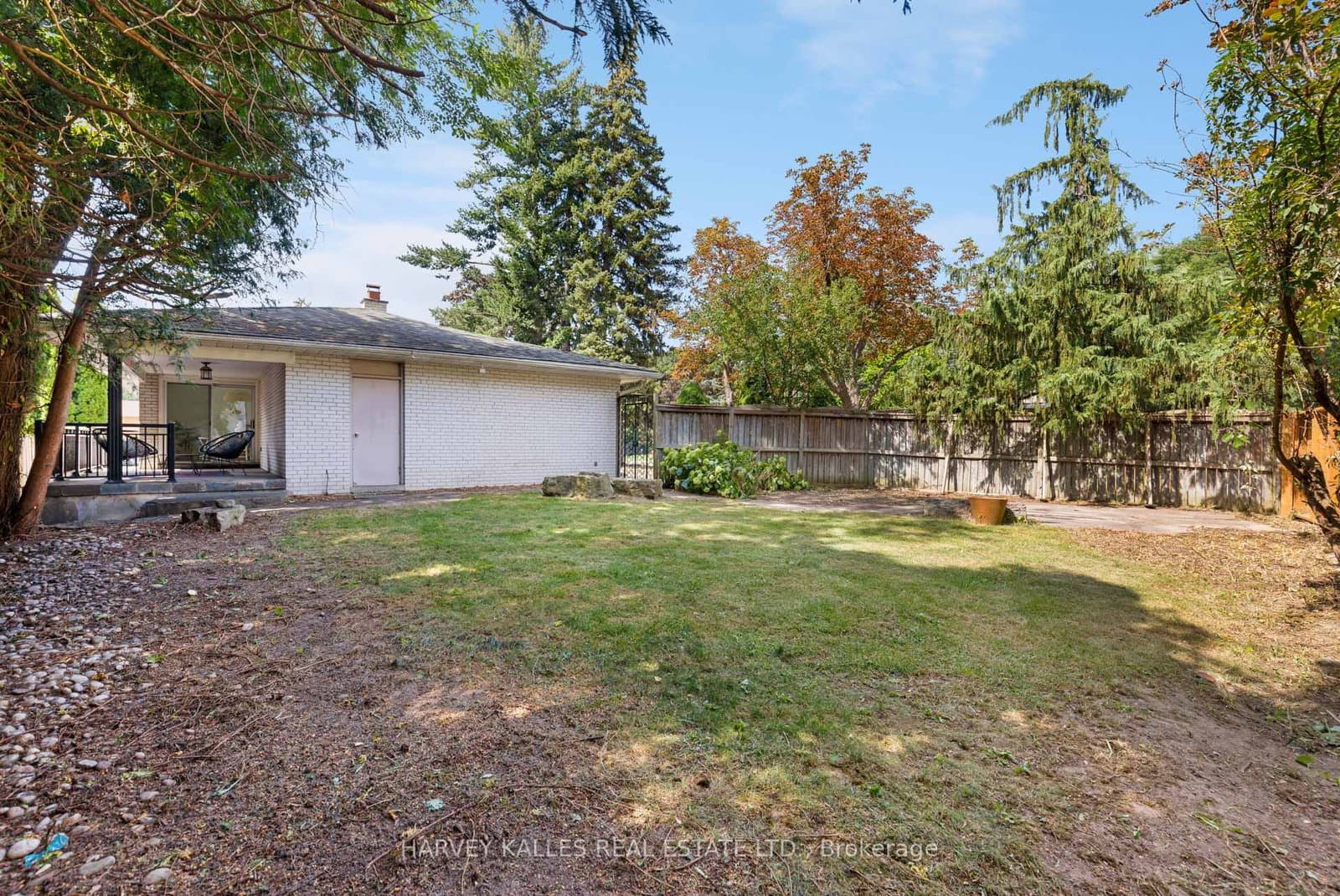 215 Edenbridge Drive thumbnail 17