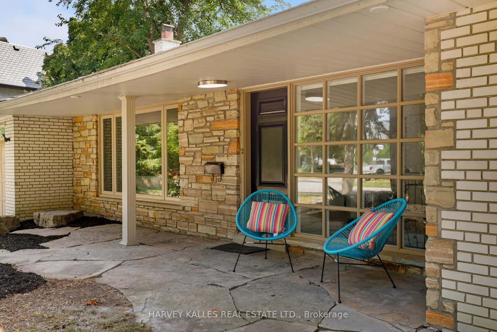 215 Edenbridge Drive thumbnail 3