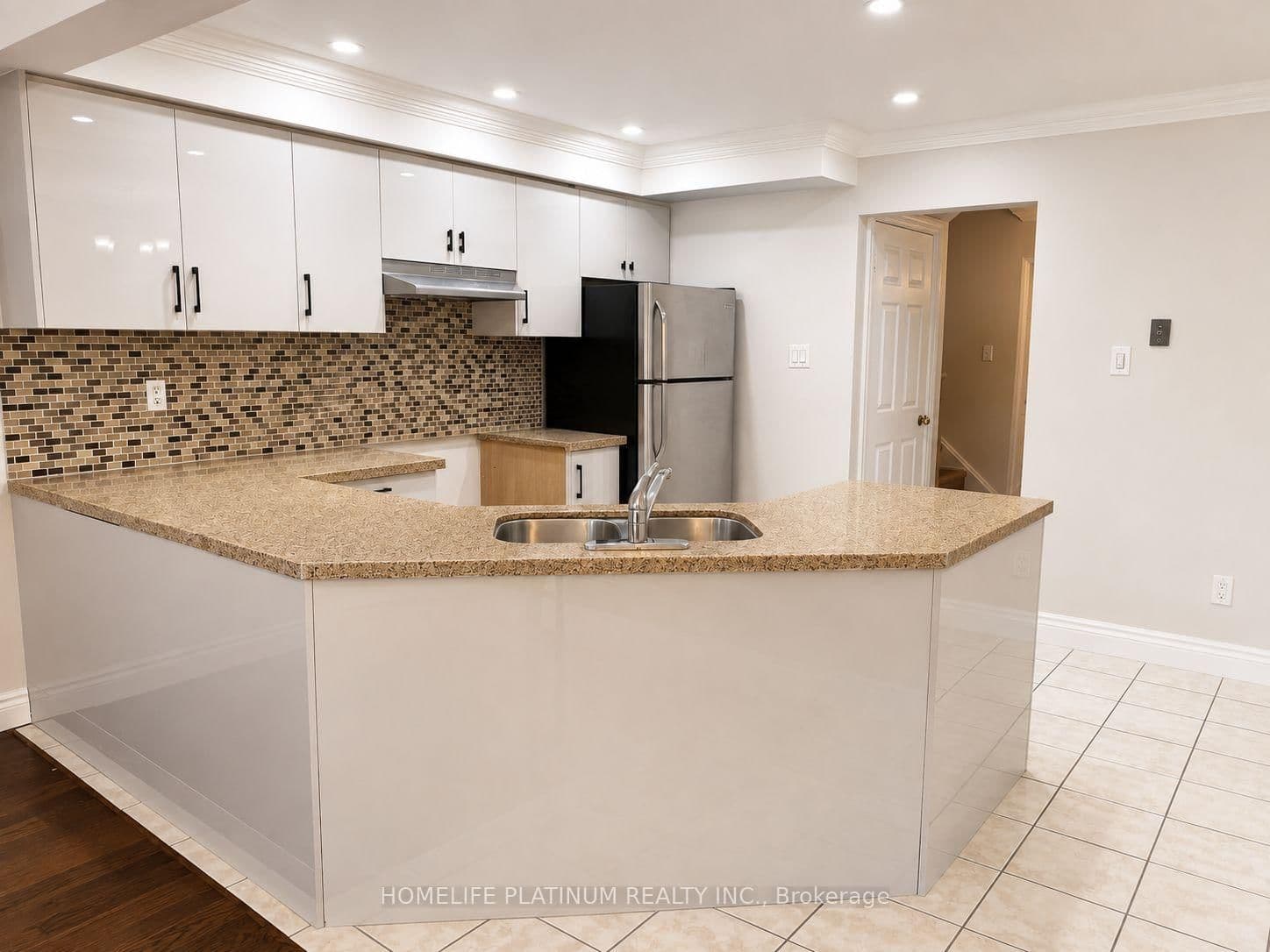 16 Langdale Crescent thumbnail 2