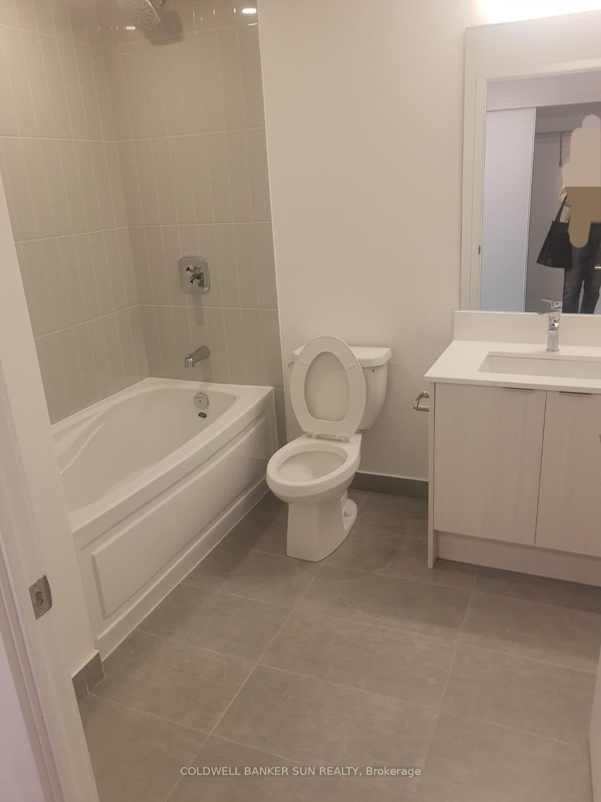 225 Malta Avenue, Unit 815 thumbnail 8