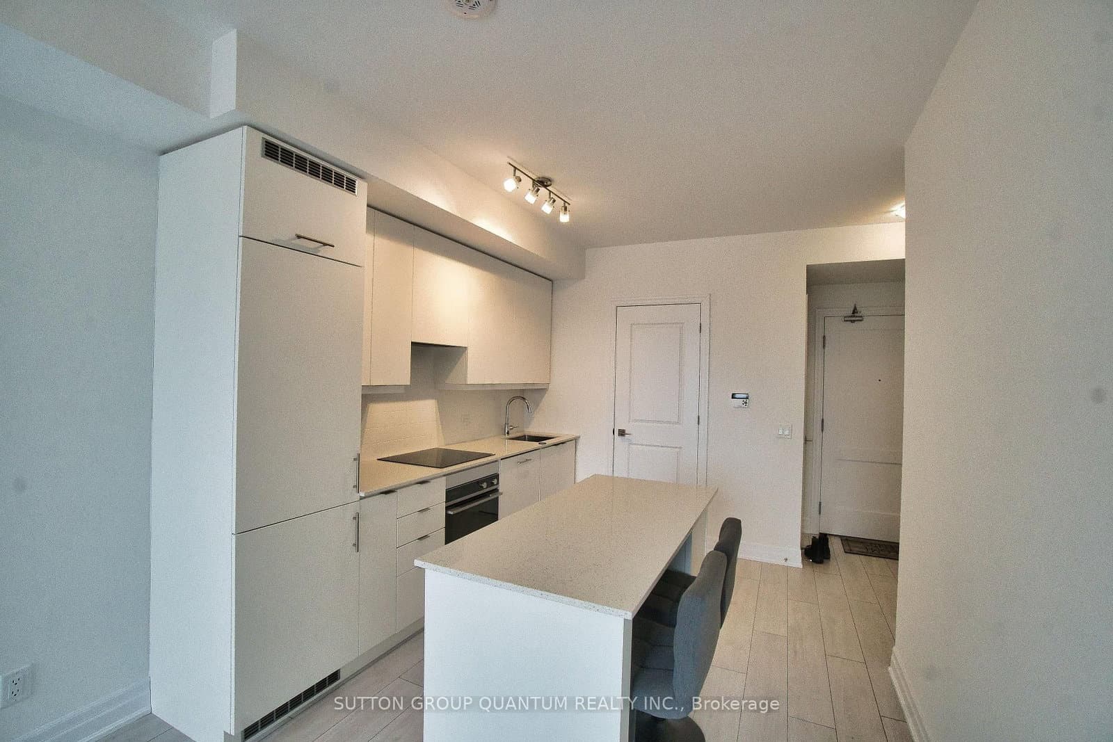 30 Elm Drive, Unit 1607 thumbnail 18