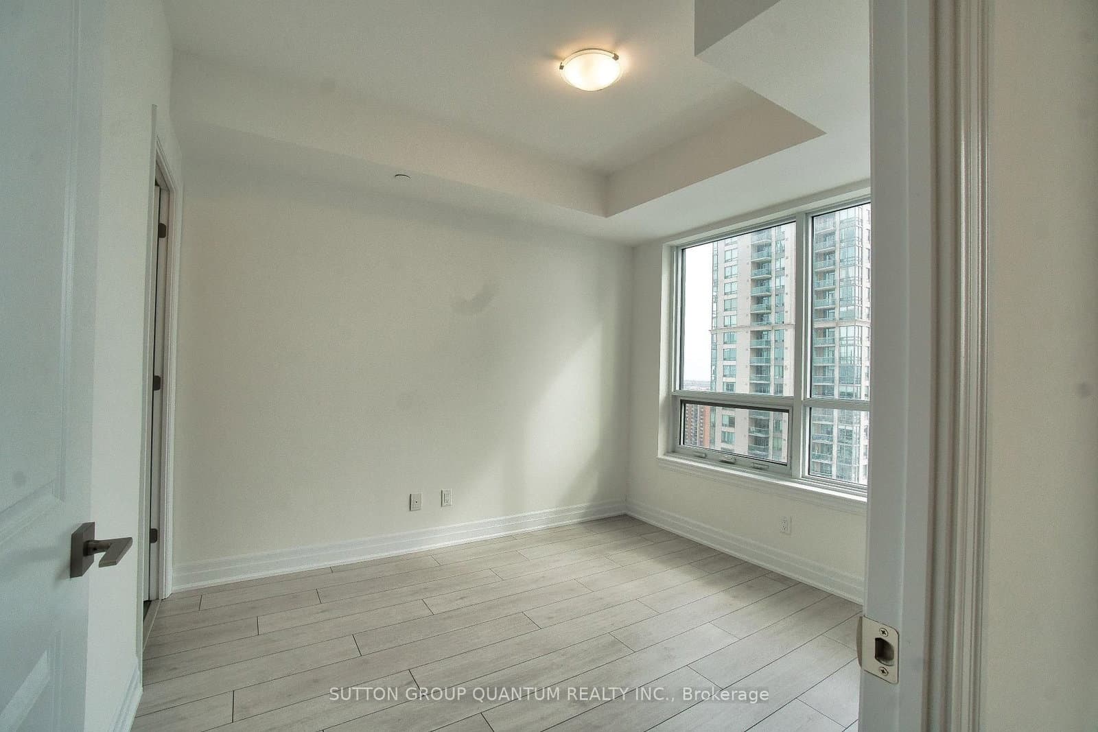 30 Elm Drive, Unit 1607 thumbnail 8