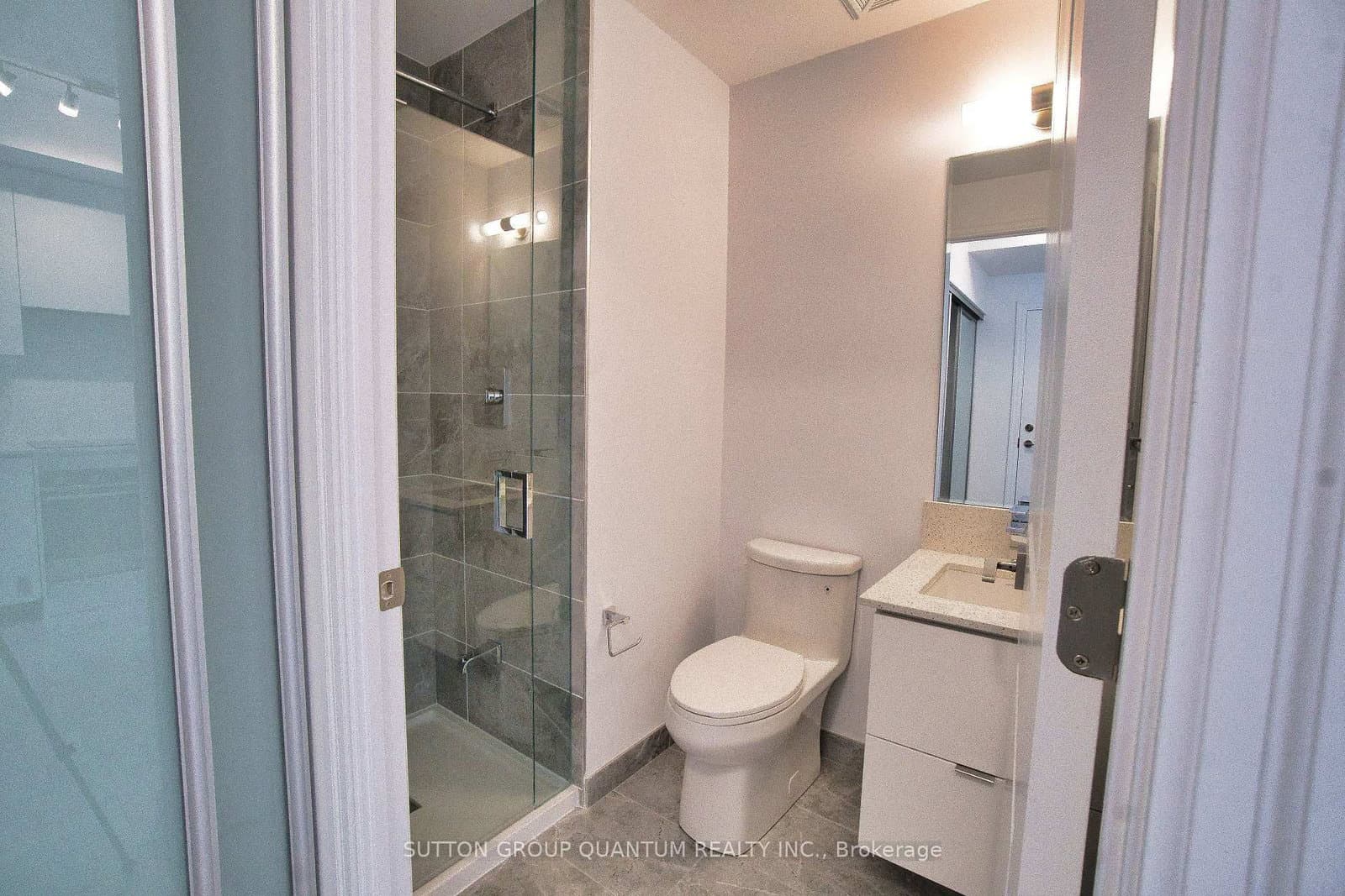 30 Elm Drive, Unit 1607 thumbnail 9