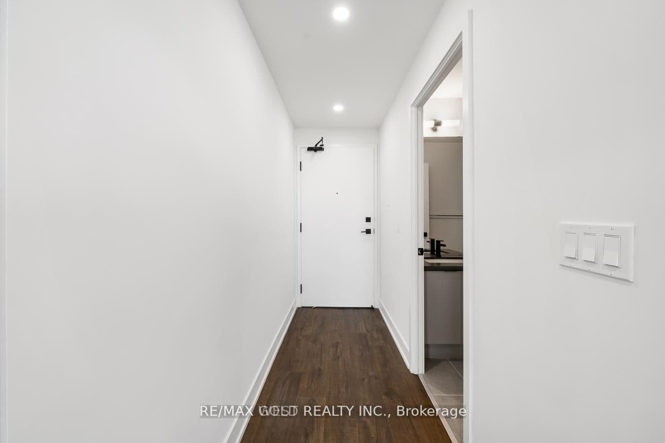 2489 Taunton Road, Unit 716 thumbnail 3