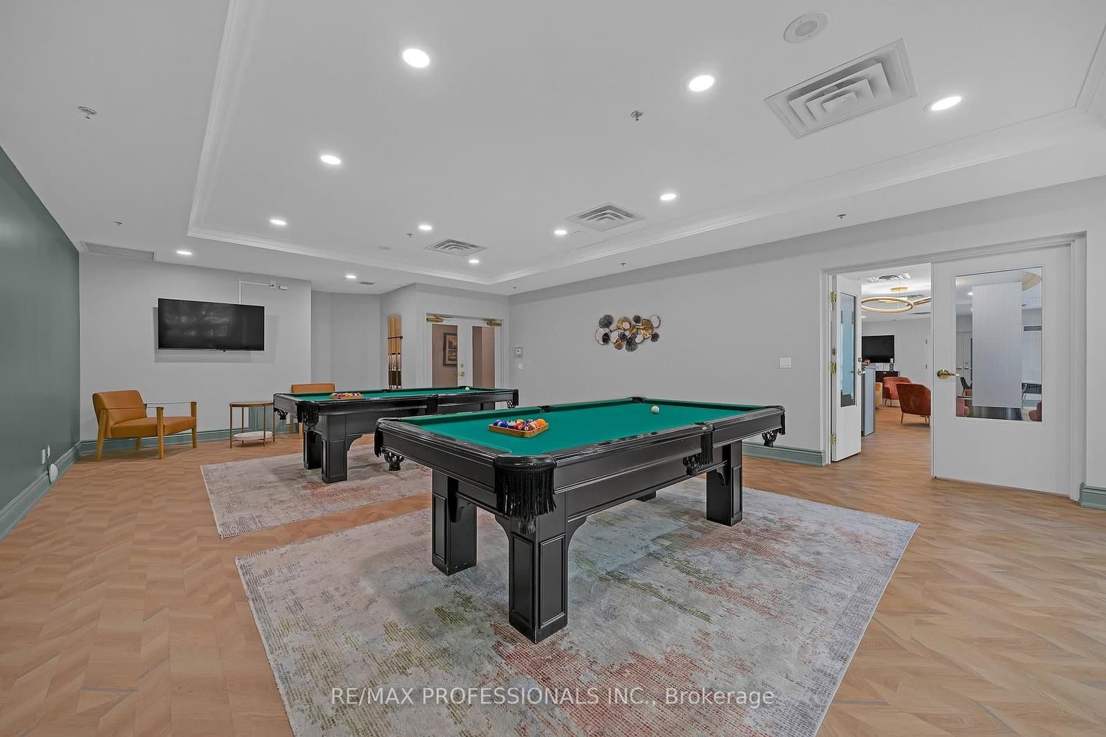 9 Michael Power Place, Unit 402 thumbnail 17