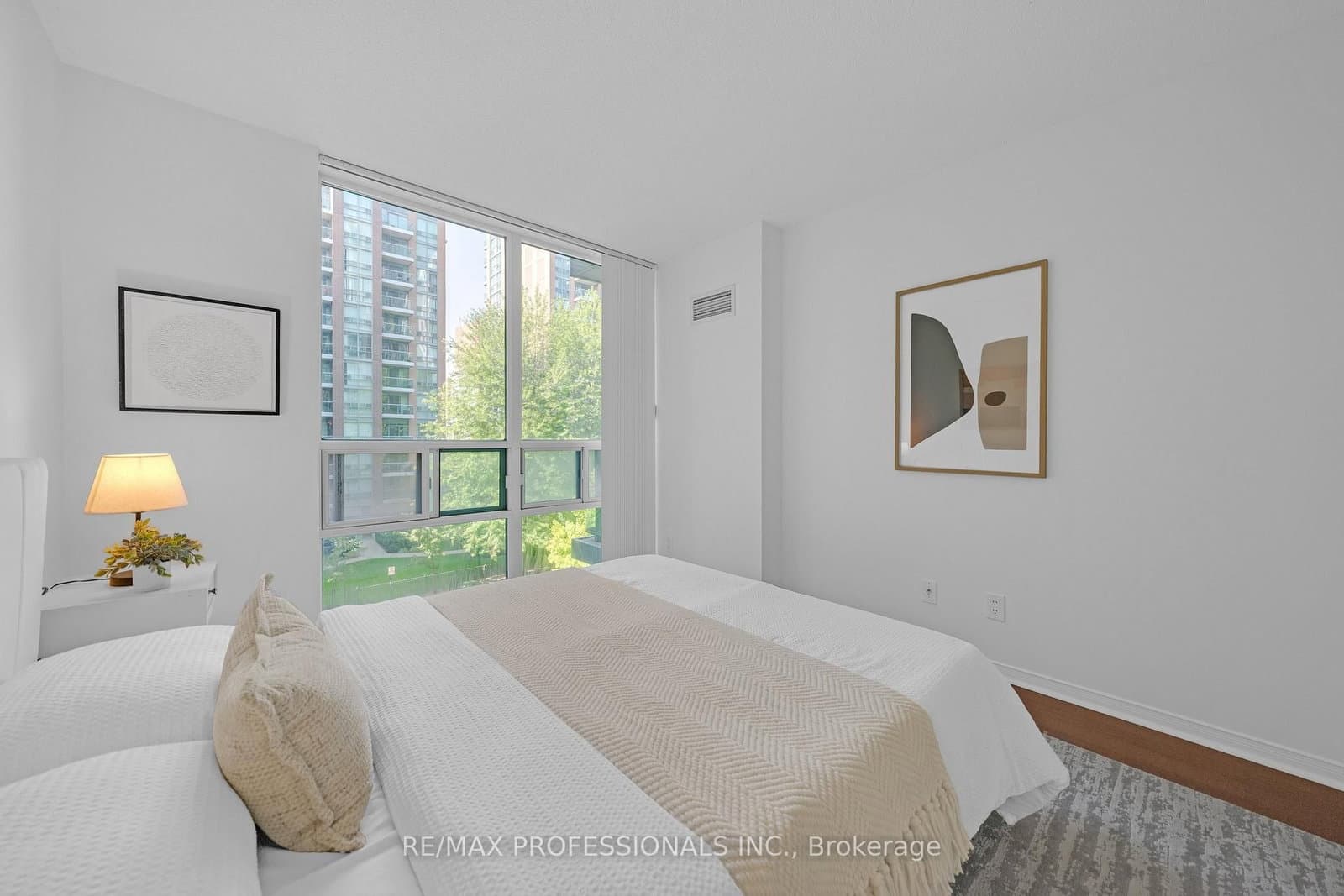 9 Michael Power Place, Unit 402 thumbnail 25