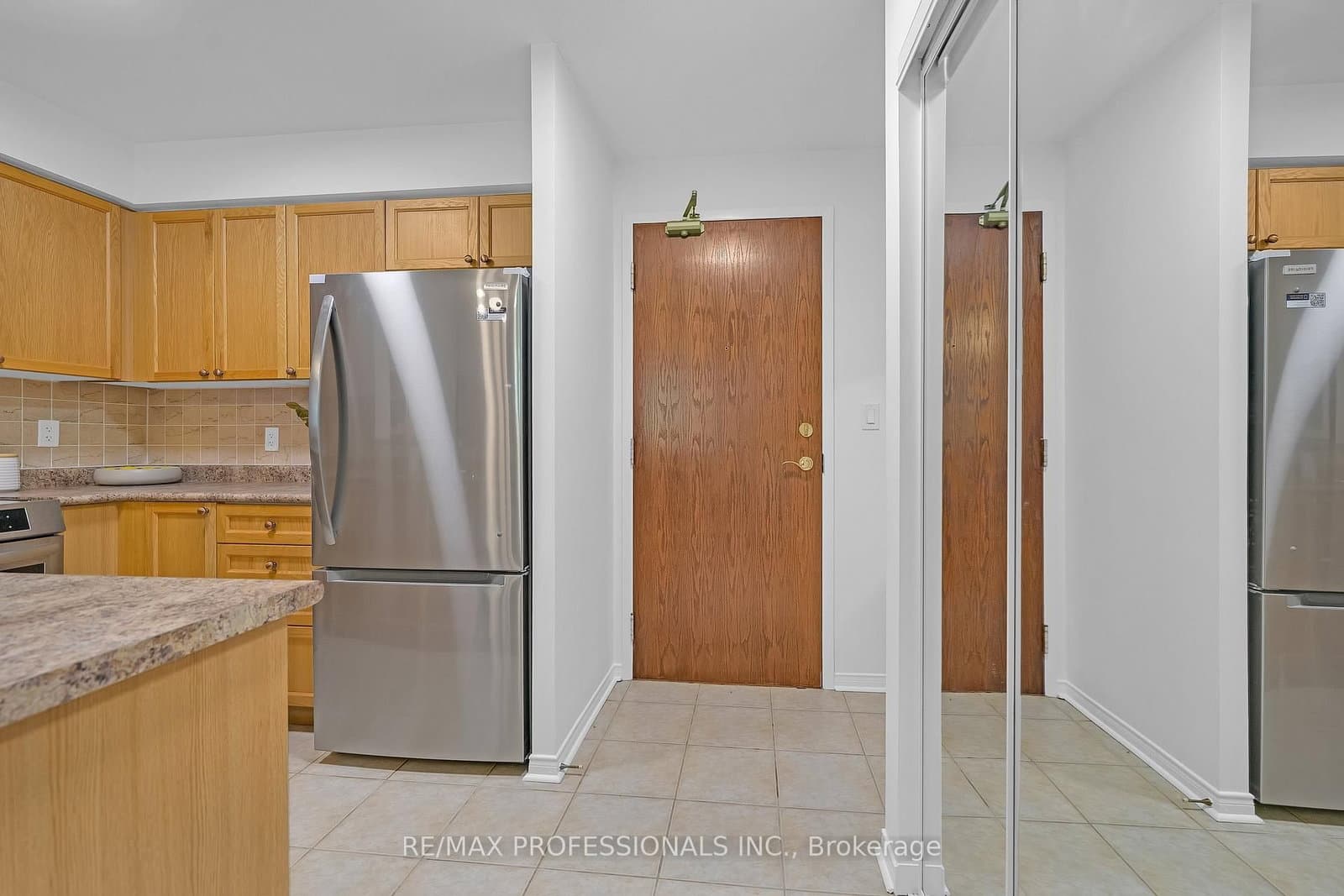 9 Michael Power Place, Unit 402 thumbnail 32