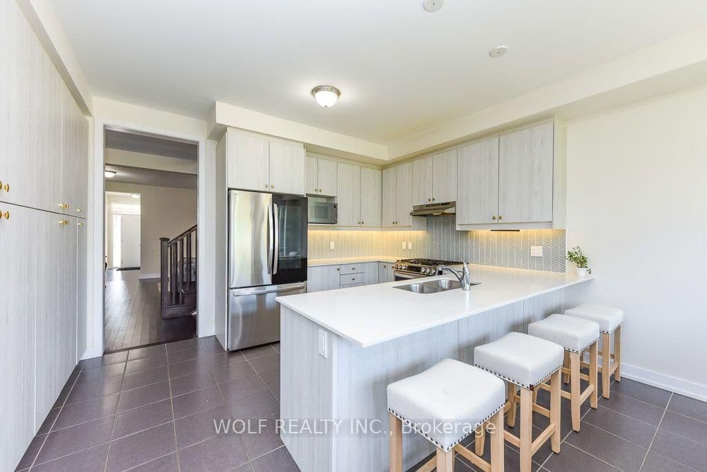 1531 Wellwood Terrace thumbnail 14