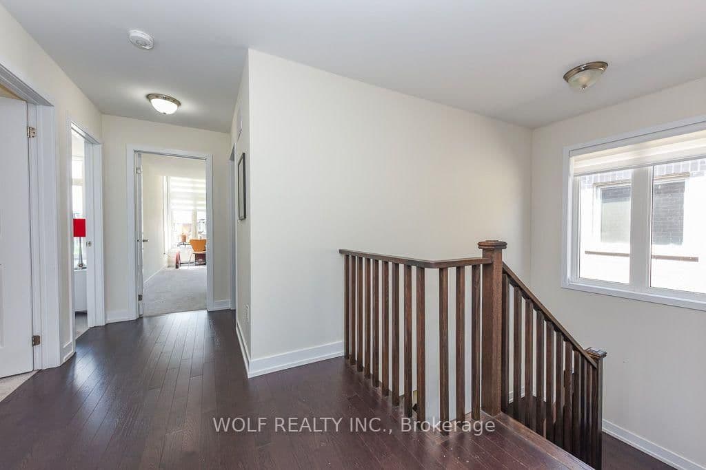 1531 Wellwood Terrace thumbnail 21