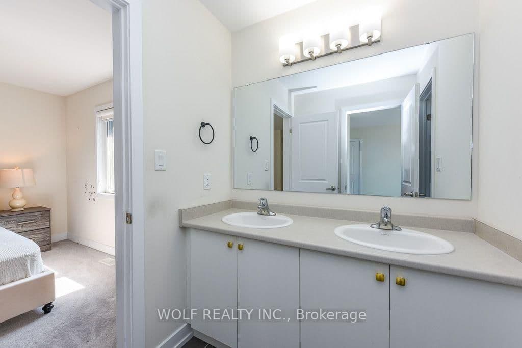1531 Wellwood Terrace thumbnail 30