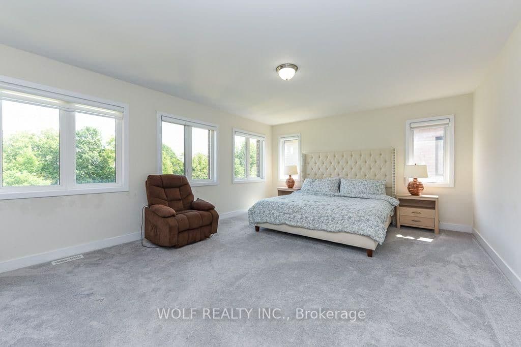 1531 Wellwood Terrace thumbnail 32