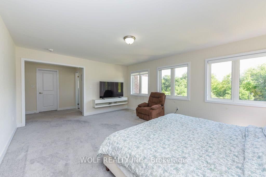 1531 Wellwood Terrace thumbnail 33