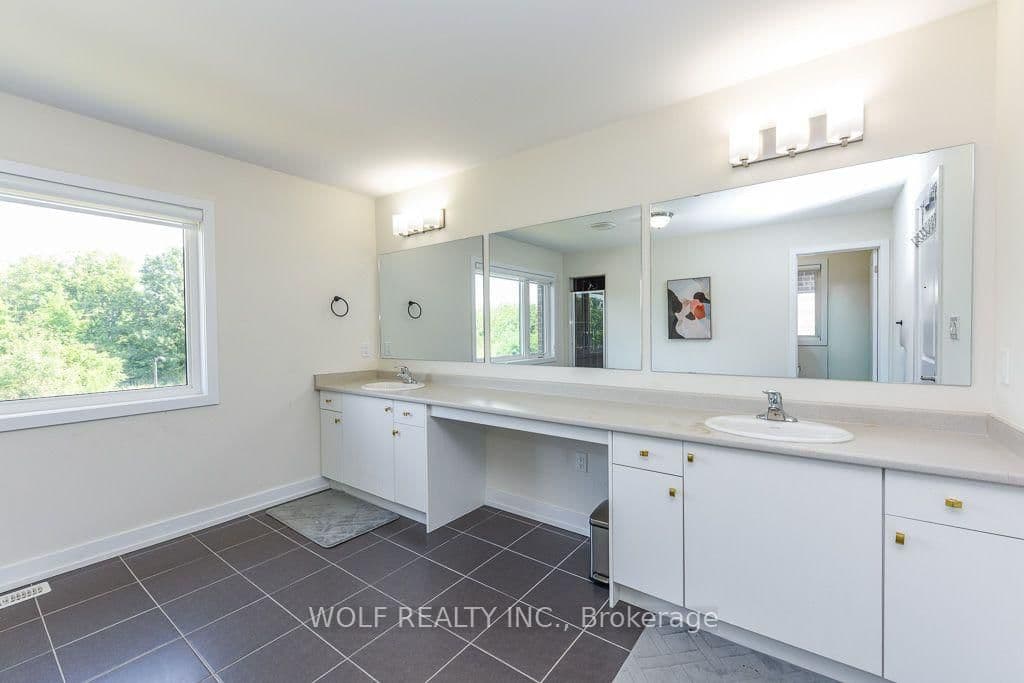1531 Wellwood Terrace thumbnail 35