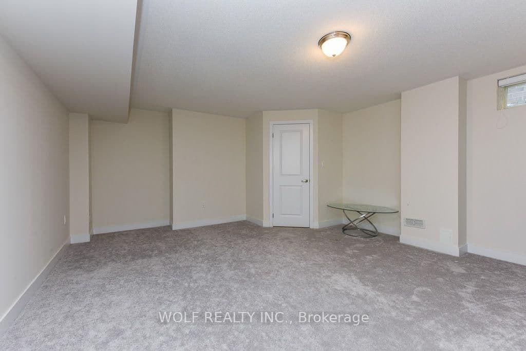 1531 Wellwood Terrace thumbnail 37