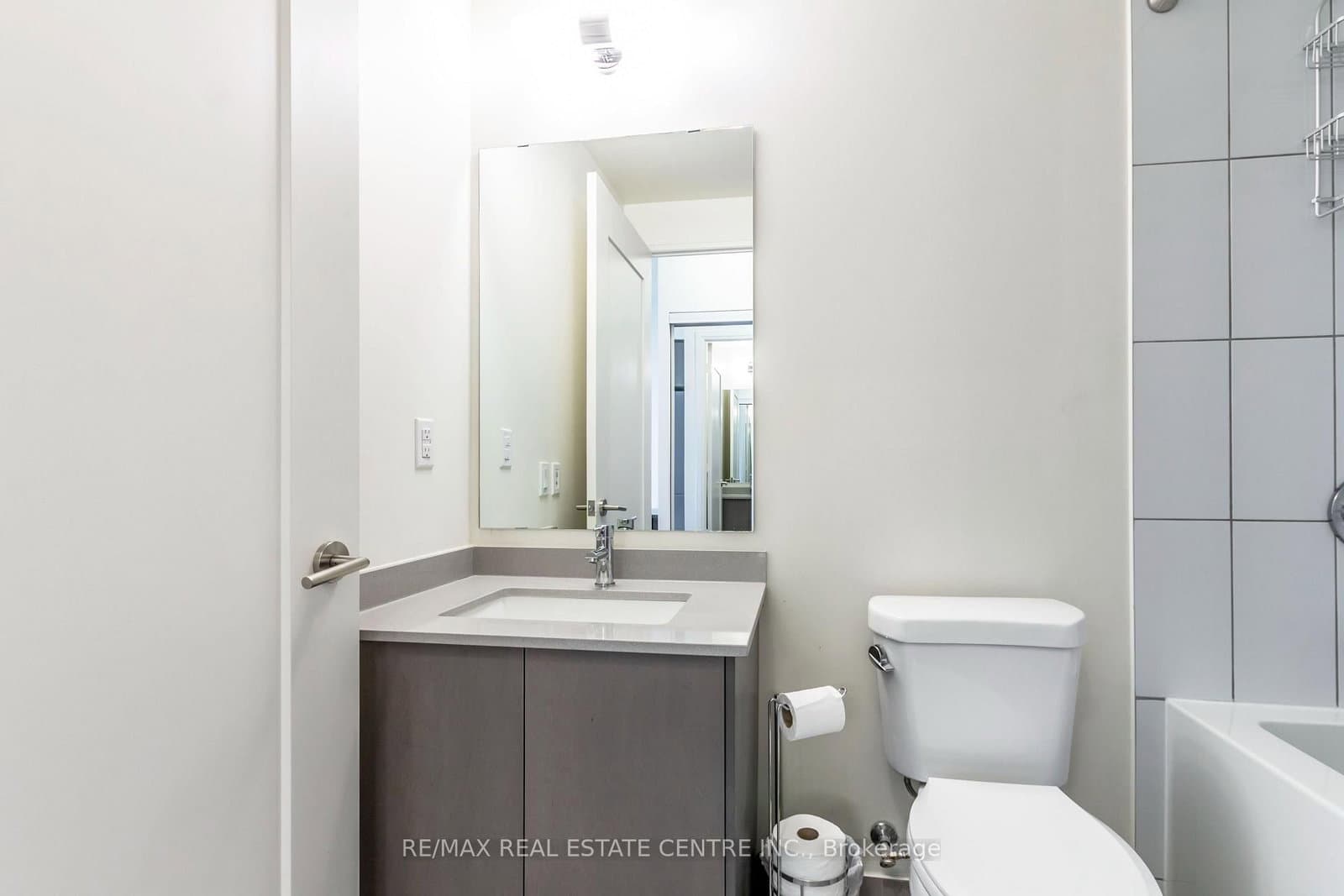 509 Dundas Street W, Unit 401 thumbnail 10