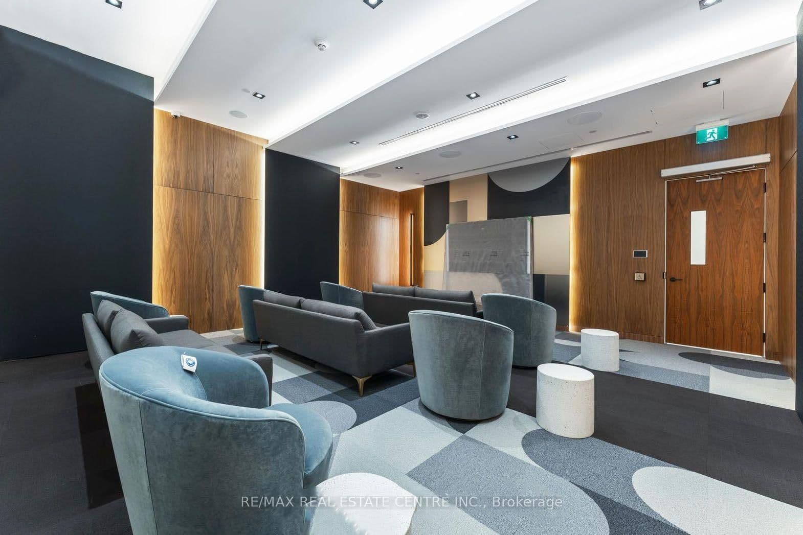 509 Dundas Street W, Unit 401 thumbnail 18