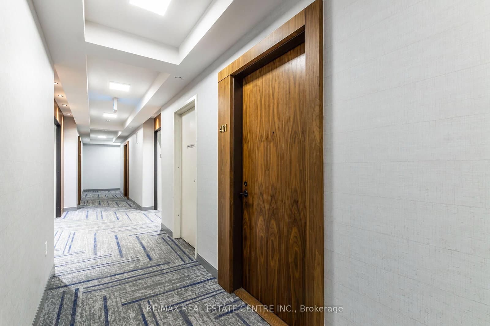 509 Dundas Street W, Unit 401 thumbnail 6