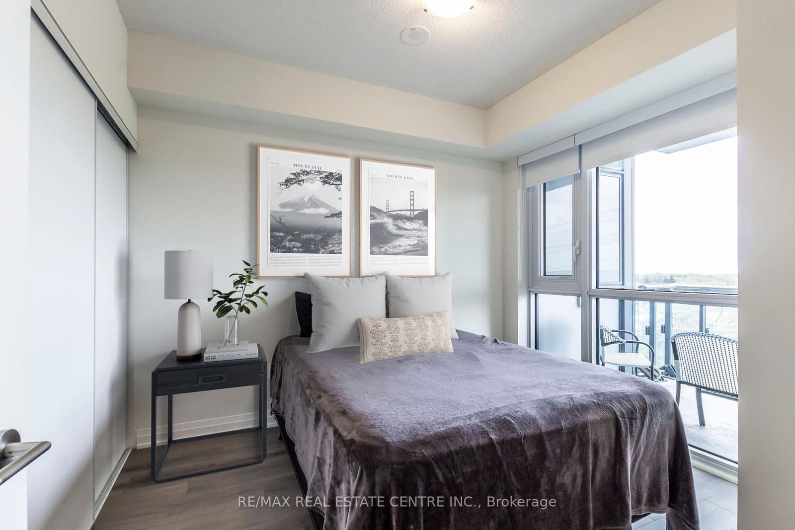 509 Dundas Street W, Unit 401 thumbnail 8