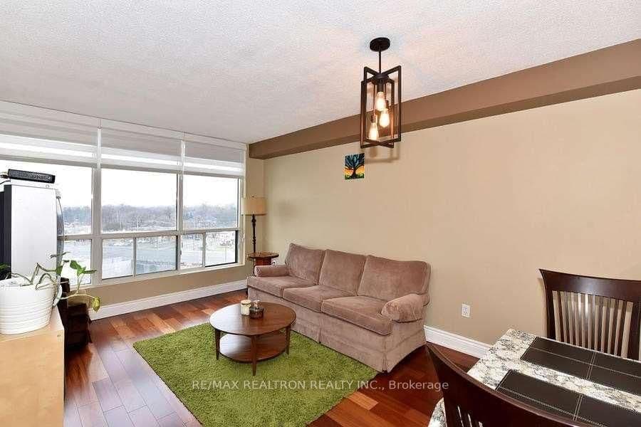 101 Subway Crescent, Unit 814 thumbnail 11
