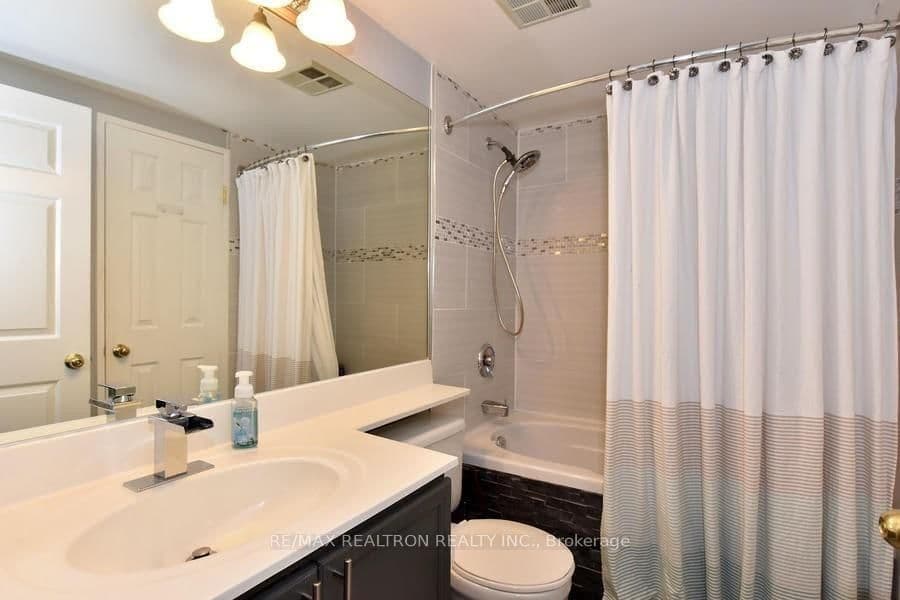 101 Subway Crescent, Unit 814 thumbnail 12