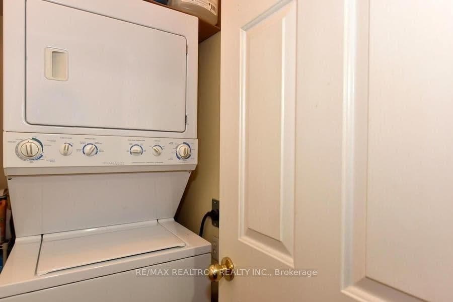 101 Subway Crescent, Unit 814 thumbnail 5