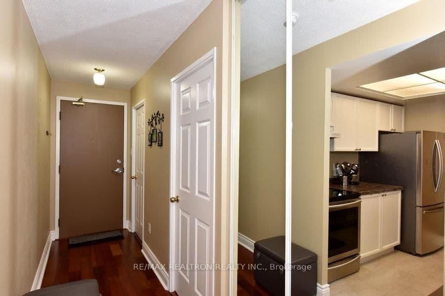 101 Subway Crescent, Unit 814 thumbnail 6