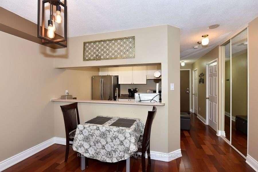 101 Subway Crescent, Unit 814 thumbnail 9