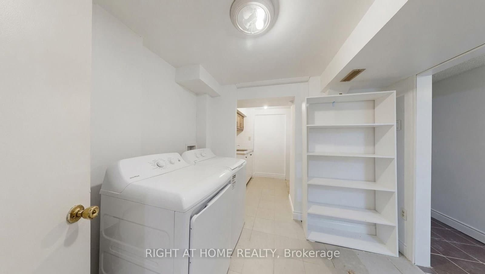 35 Chalfield Lane thumbnail 39