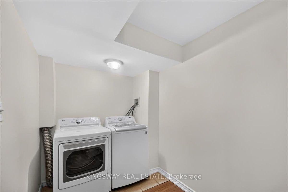 8 Monkton Circle thumbnail 40