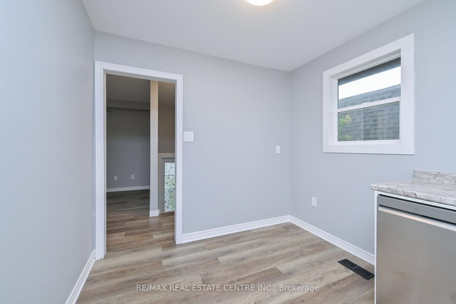 116 Burbank Crescent thumbnail 8