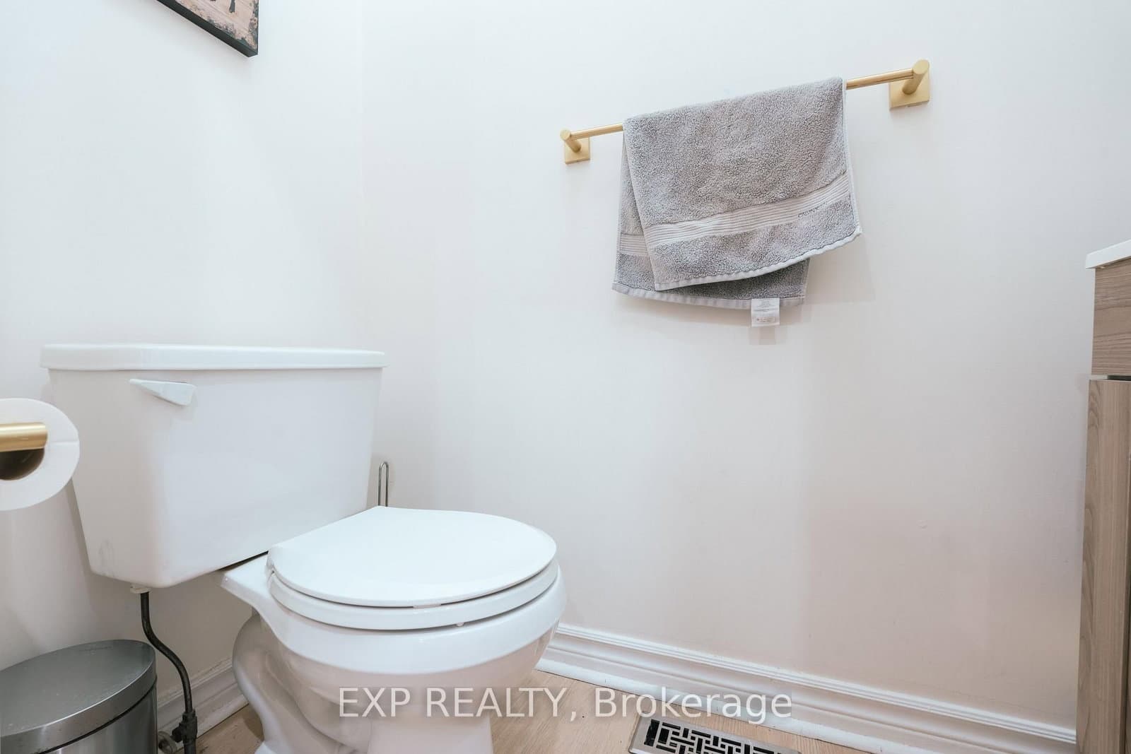206 Drinkwater Road, Unit Upper thumbnail 14