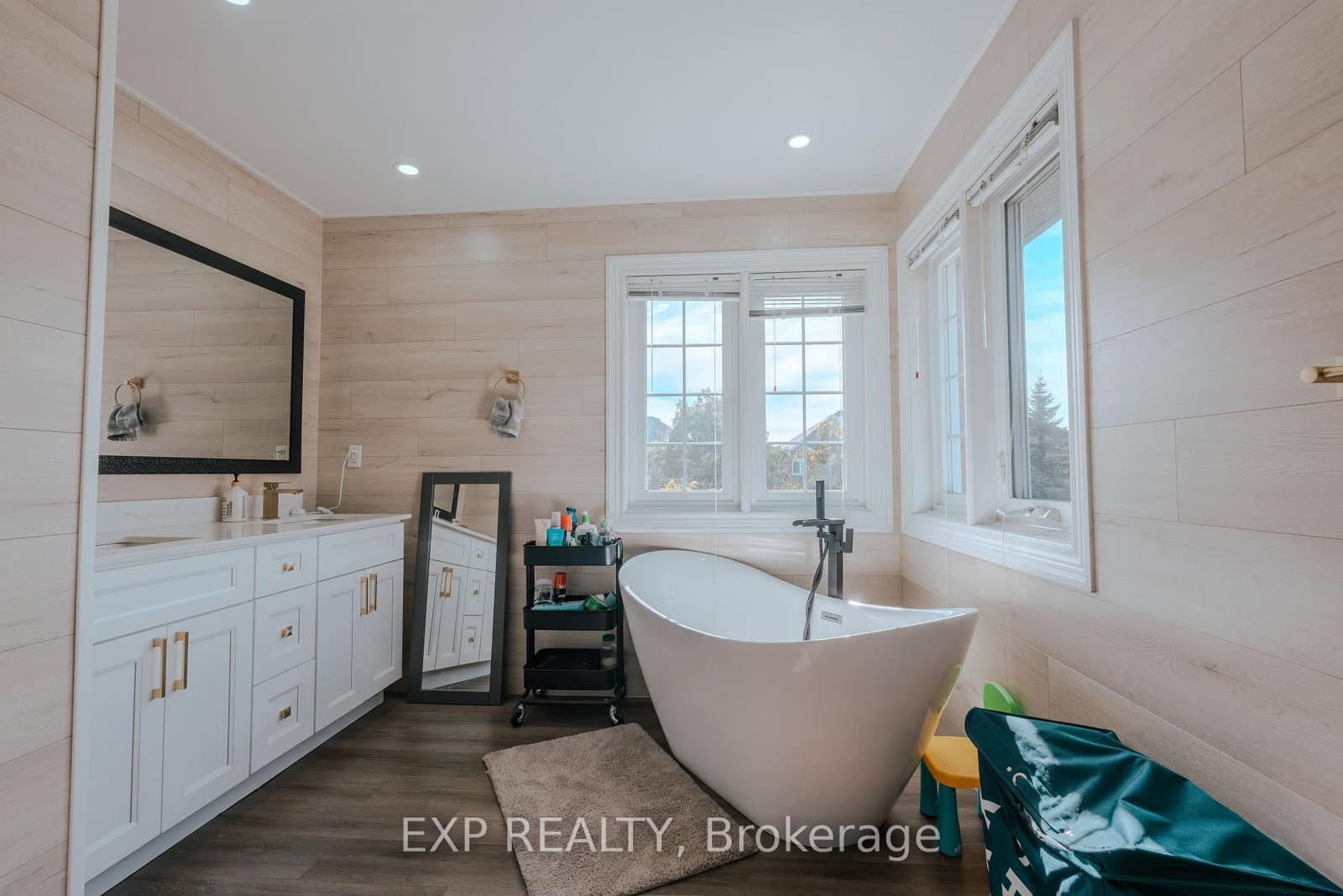 206 Drinkwater Road, Unit Upper thumbnail 27