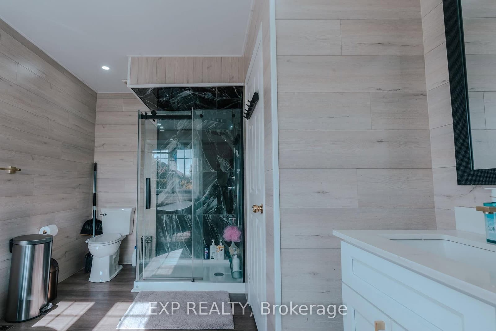 206 Drinkwater Road, Unit Upper thumbnail 28