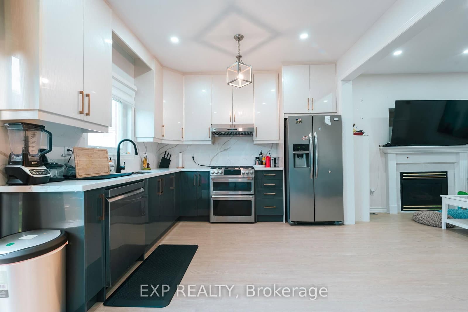 206 Drinkwater Road, Unit Upper thumbnail 3