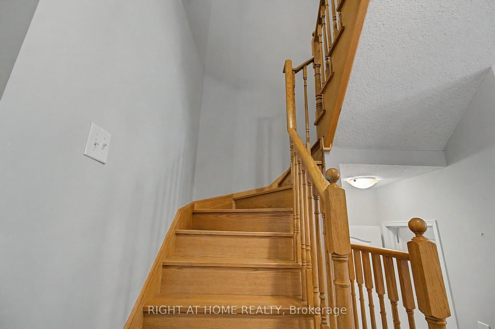 2051 Fiddlers Way thumbnail 18