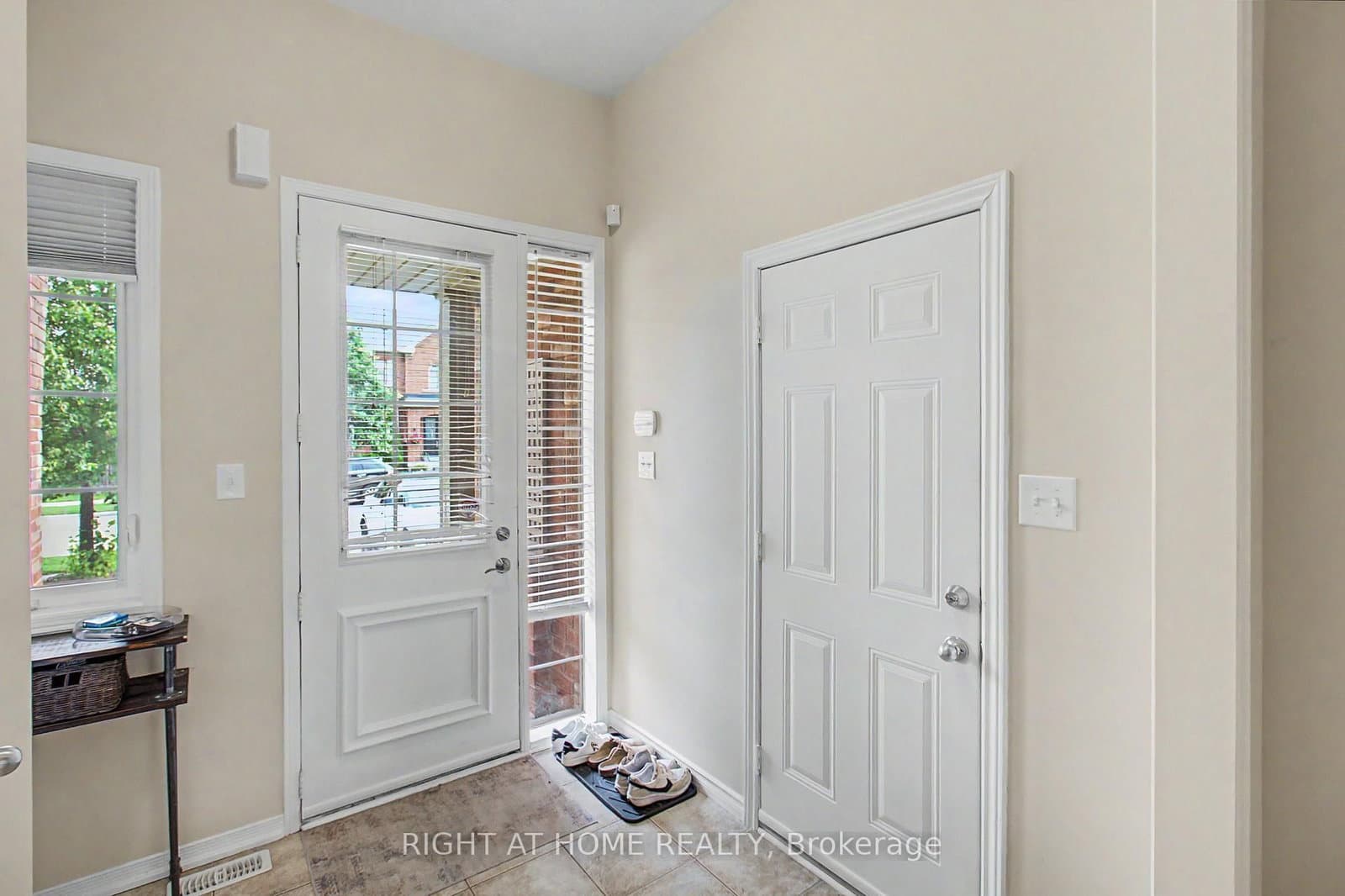 2051 Fiddlers Way thumbnail 5