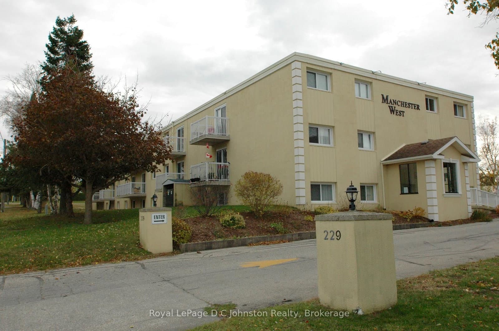 #103 - 229 Adelaide Street E