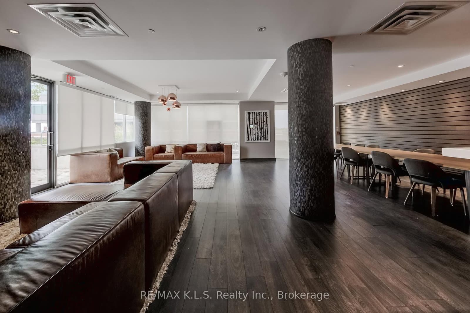 85 Duke Street W, Unit 1404 thumbnail 10