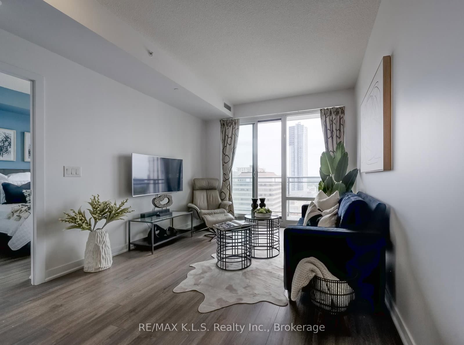 85 Duke Street W, Unit 1404 thumbnail 29