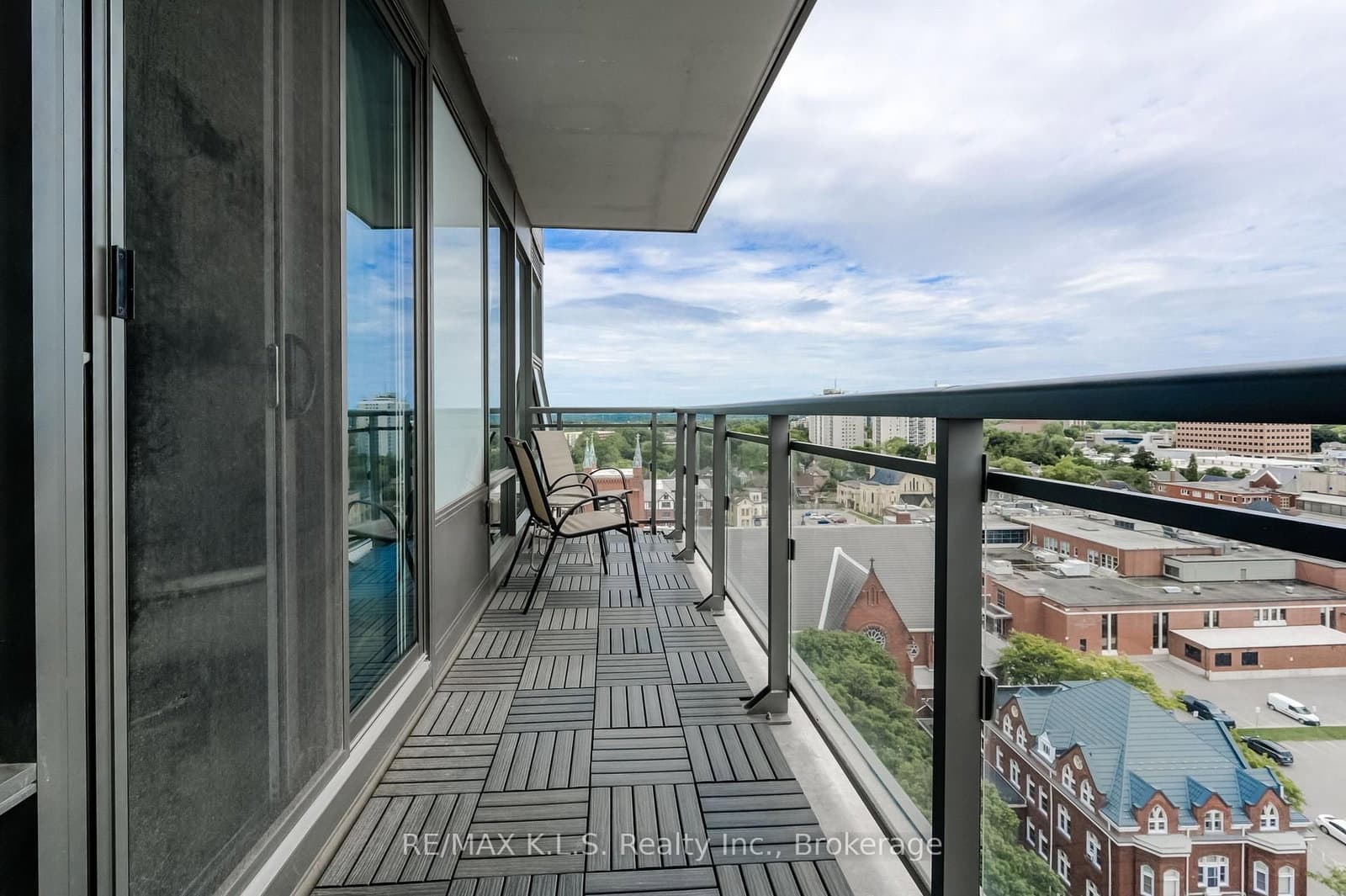 85 Duke Street W, Unit 1404 thumbnail 30