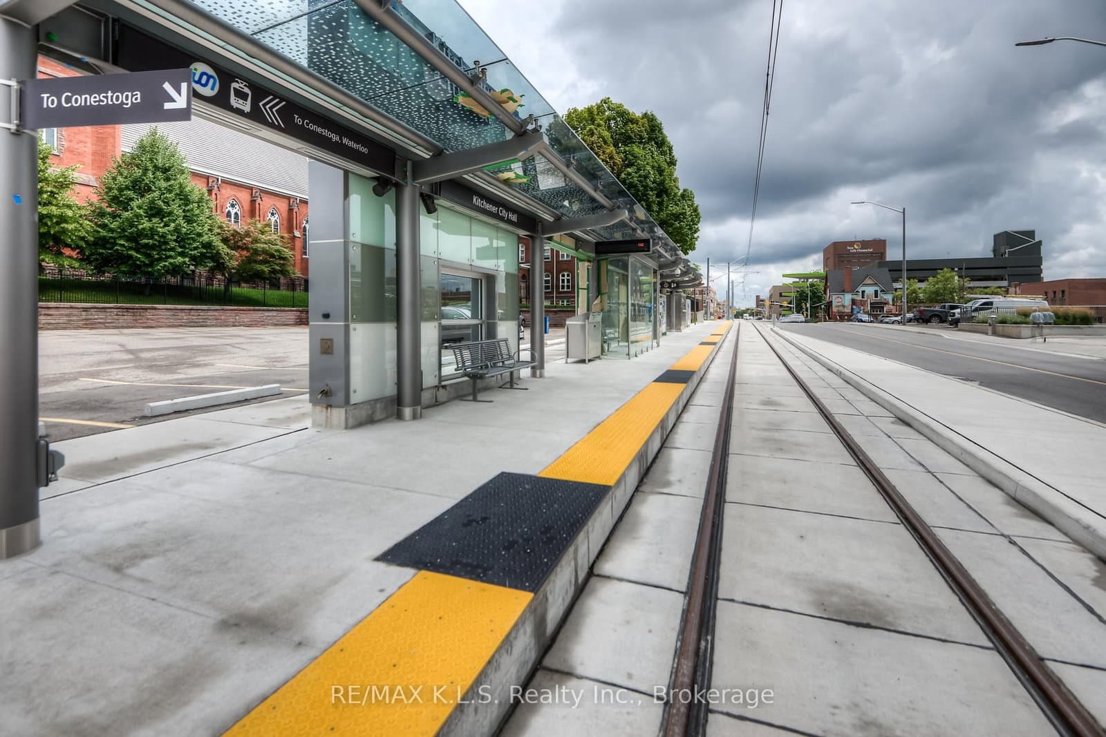 85 Duke Street W, Unit 1404 thumbnail 4