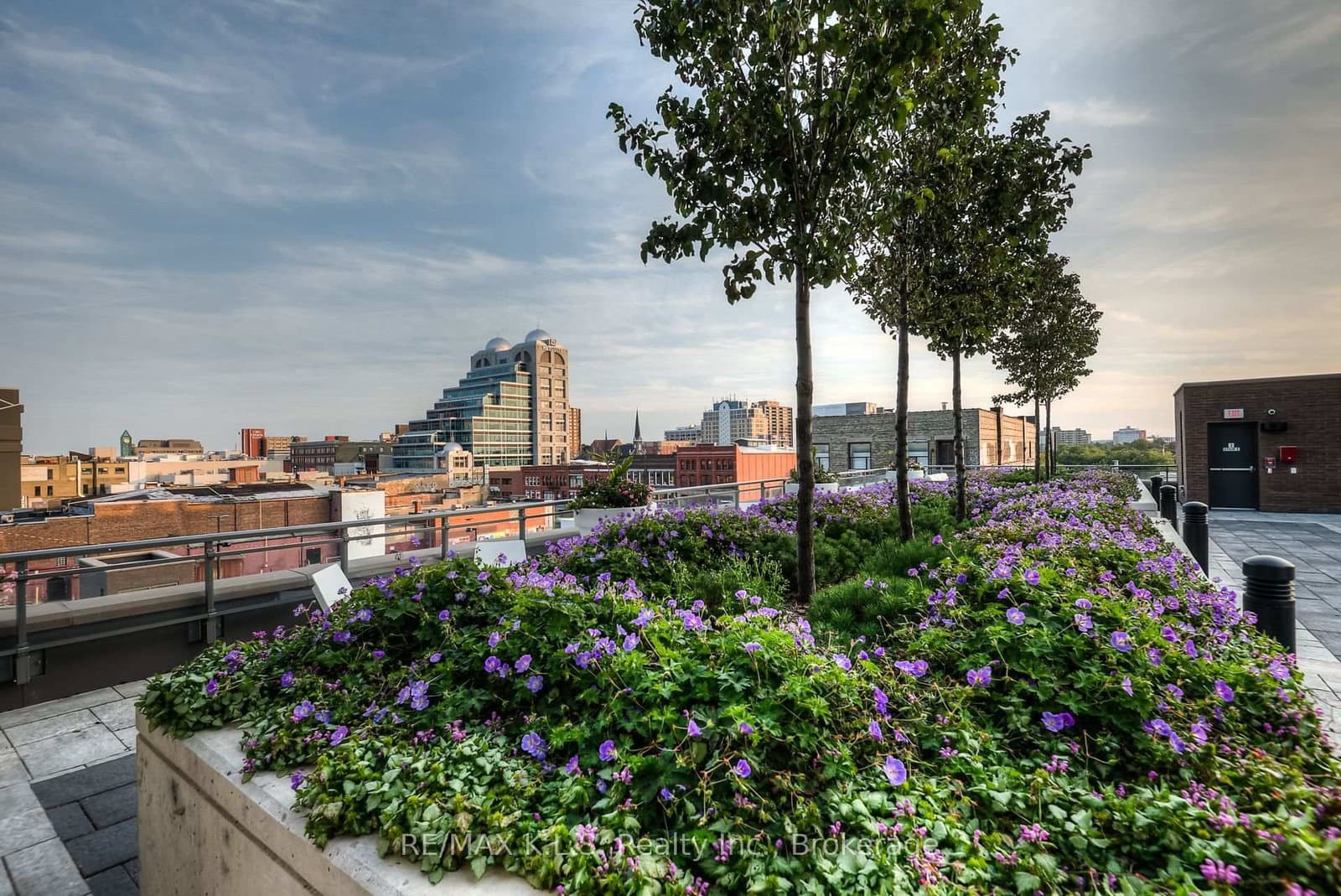 85 Duke Street W, Unit 1404 thumbnail 42