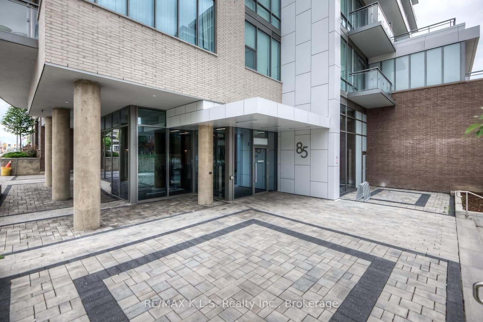 85 Duke Street W, Unit 1404 thumbnail 6