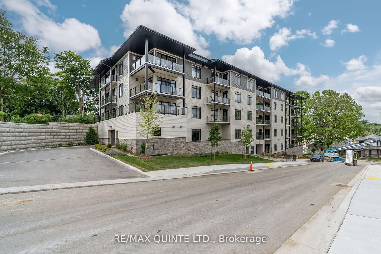 #305 - 17 Cleave Avenue