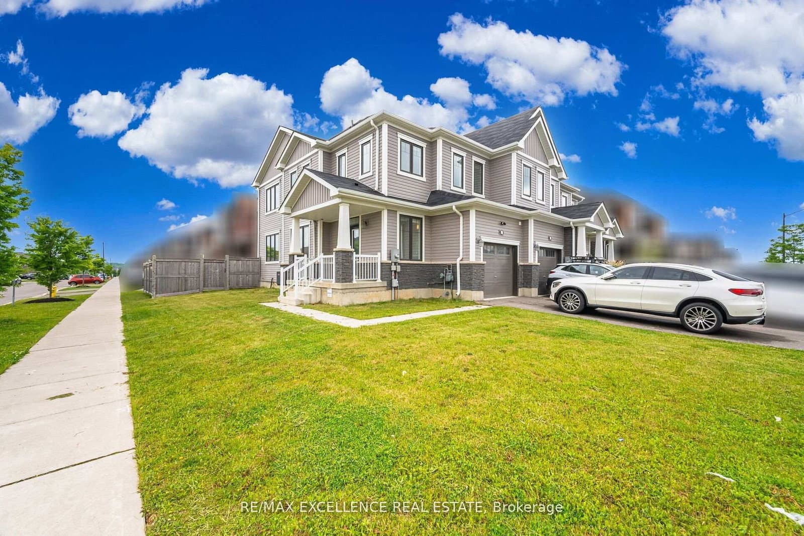 53 Oaktree Drive