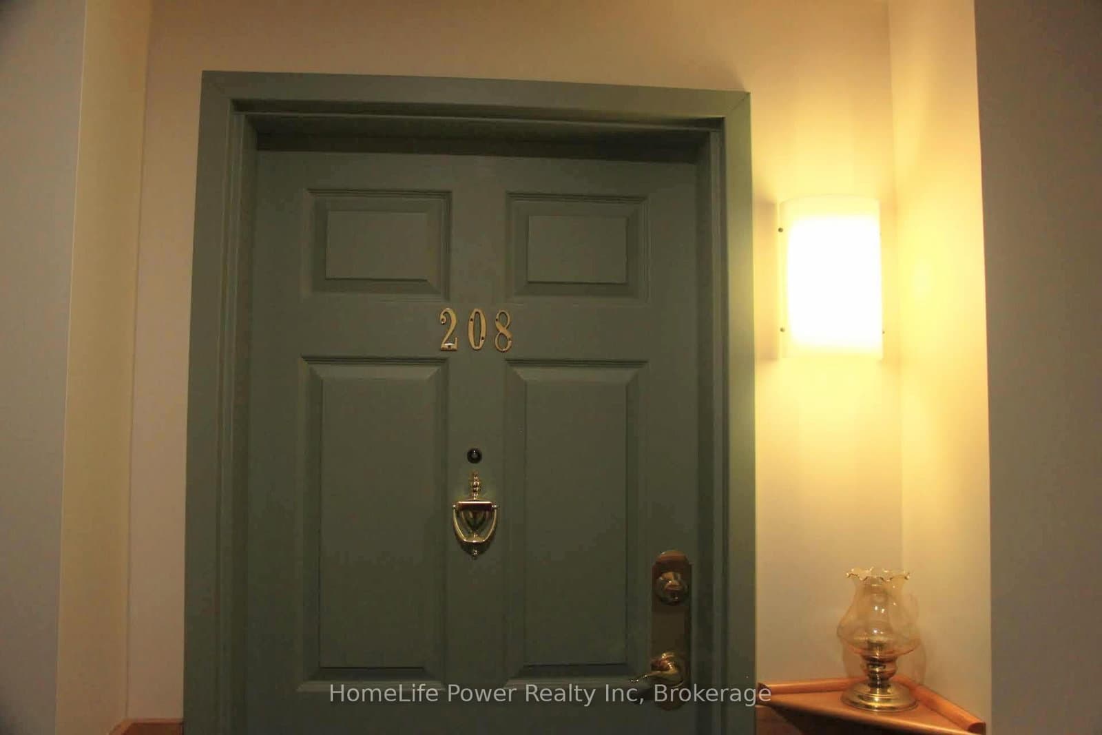 20 ST GEORGE Street, Unit 208 thumbnail 3