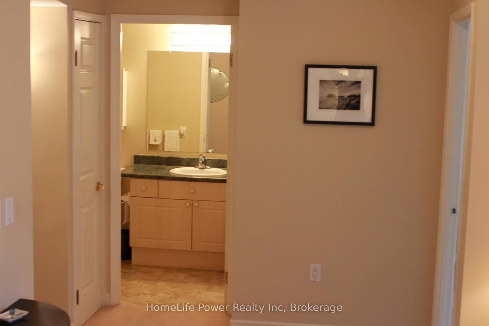 20 ST GEORGE Street, Unit 208 thumbnail 8